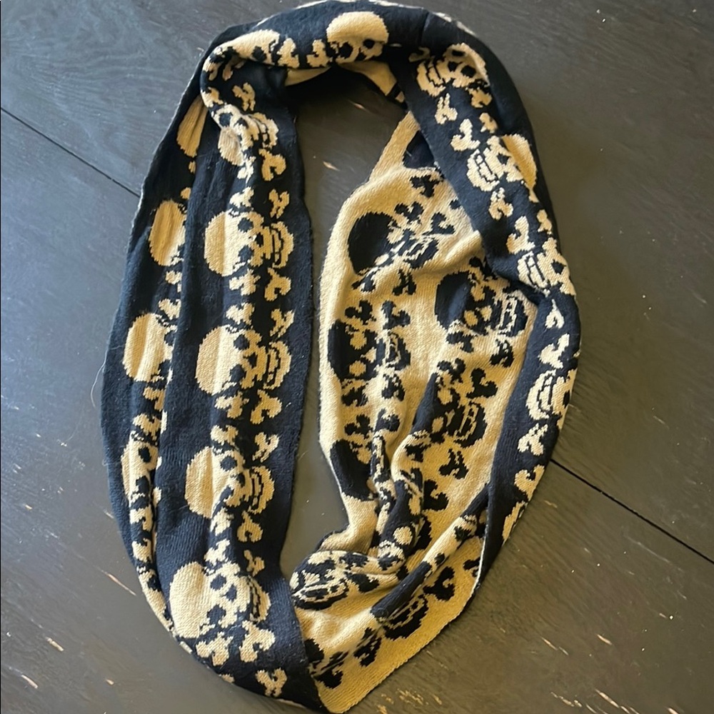 Skull Patterned Black and Cream Scarf